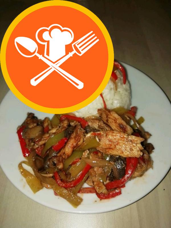 Κινέζικο γεύμα με κρέας κοτόπουλου με μανιτάρια λαχανικών